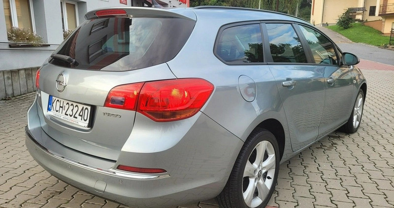 Opel Astra cena 26990 przebieg: 260000, rok produkcji 2014 z Brzesko małe 742